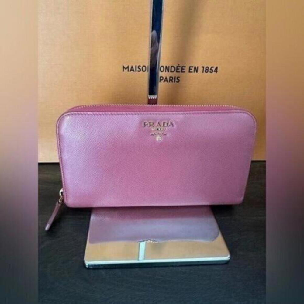 Vintage Pink Prada Saffiano Leather Zippy Wallet